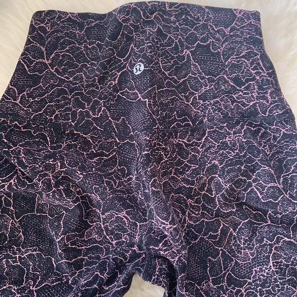 Lululemon Align 28” leggings in lacescape Spanish rose black - Picture 6 of 10